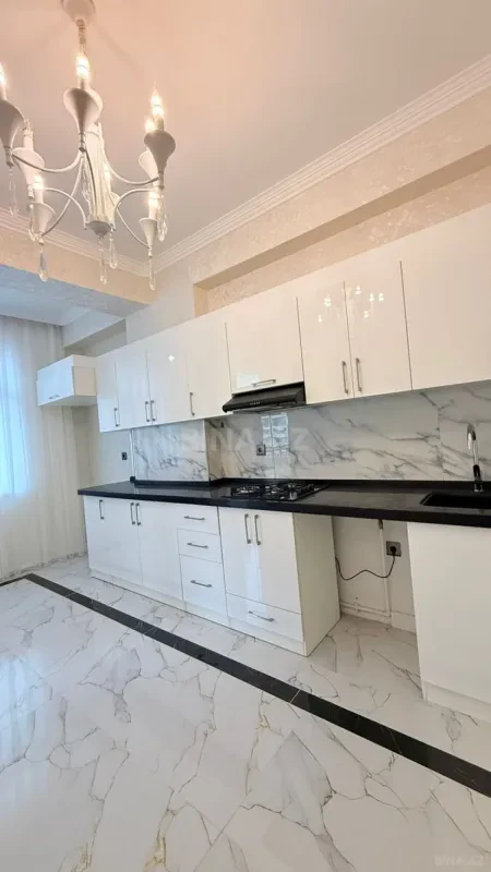 Satılır 3 otaqlı mənzil 128 m²