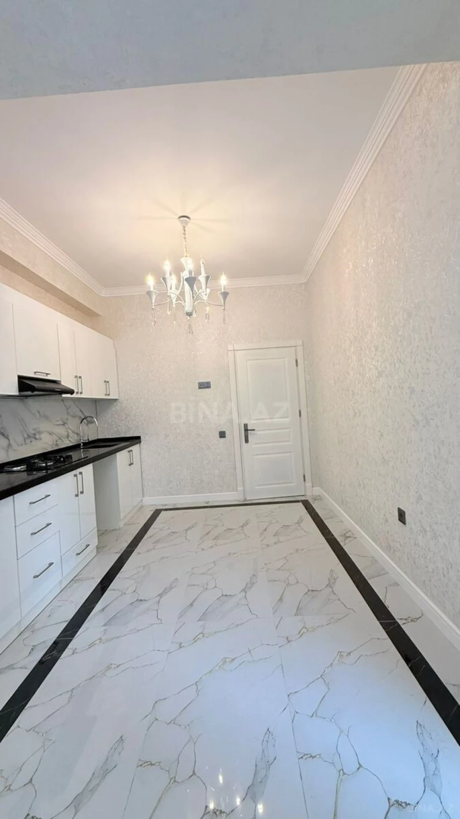 Satılır 3 otaqlı mənzil 128 m²