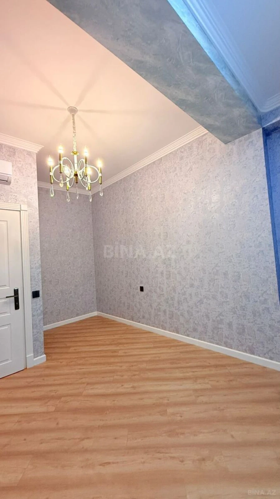Satılır 3 otaqlı mənzil 128 m²