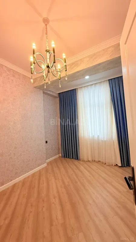 Satılır 3 otaqlı mənzil 128 m²