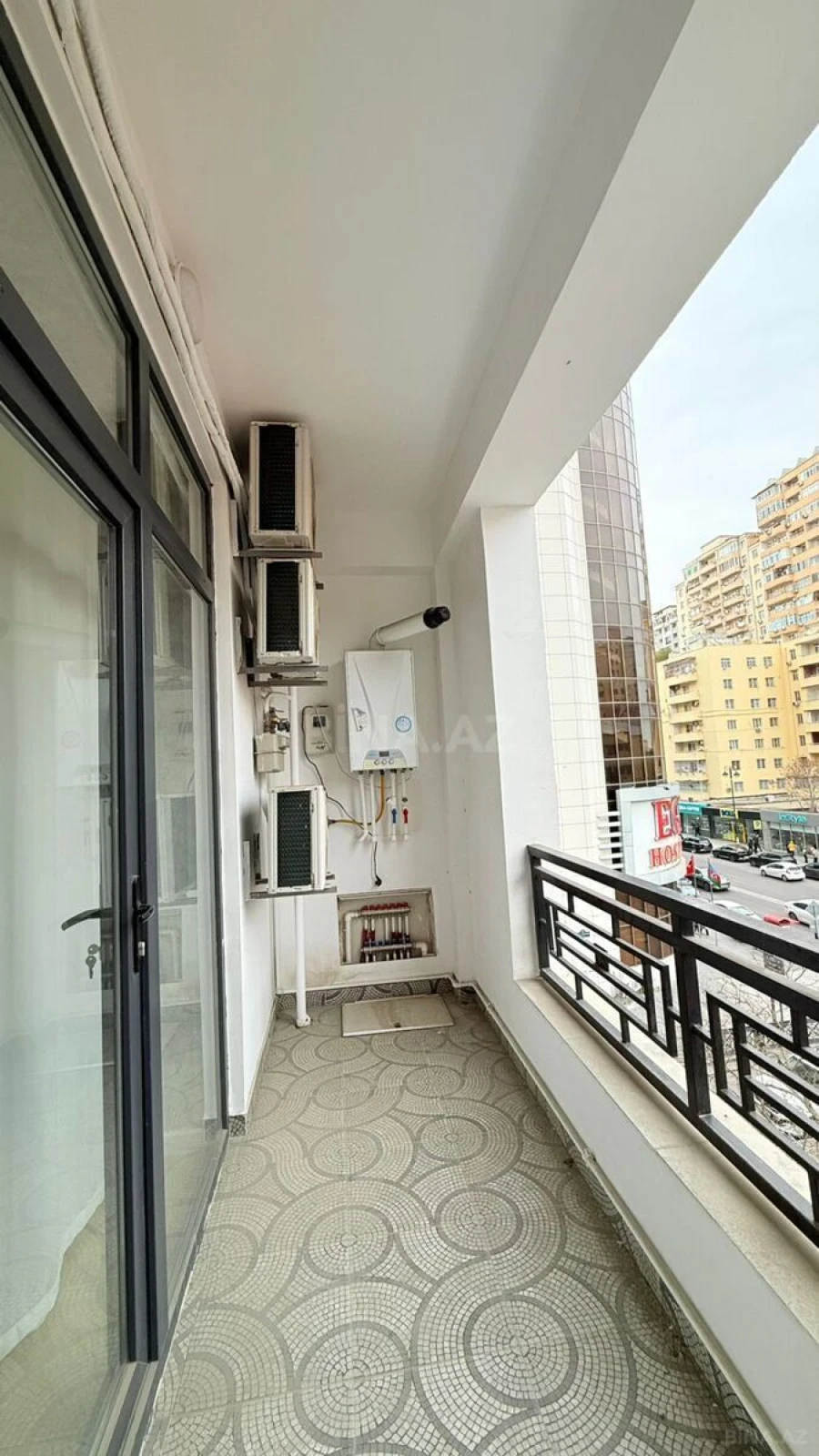 Satılır 3 otaqlı mənzil 128 m²