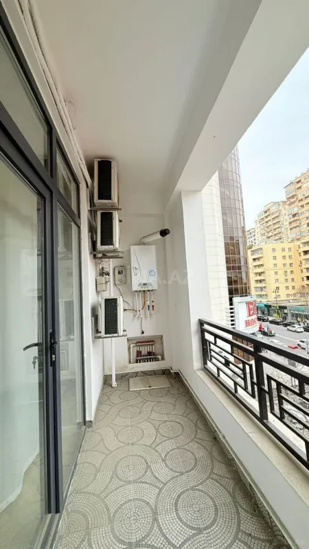 Satılır 3 otaqlı mənzil 128 m²