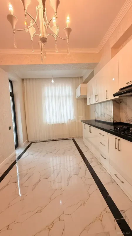Satılır 3 otaqlı mənzil 128 m²
