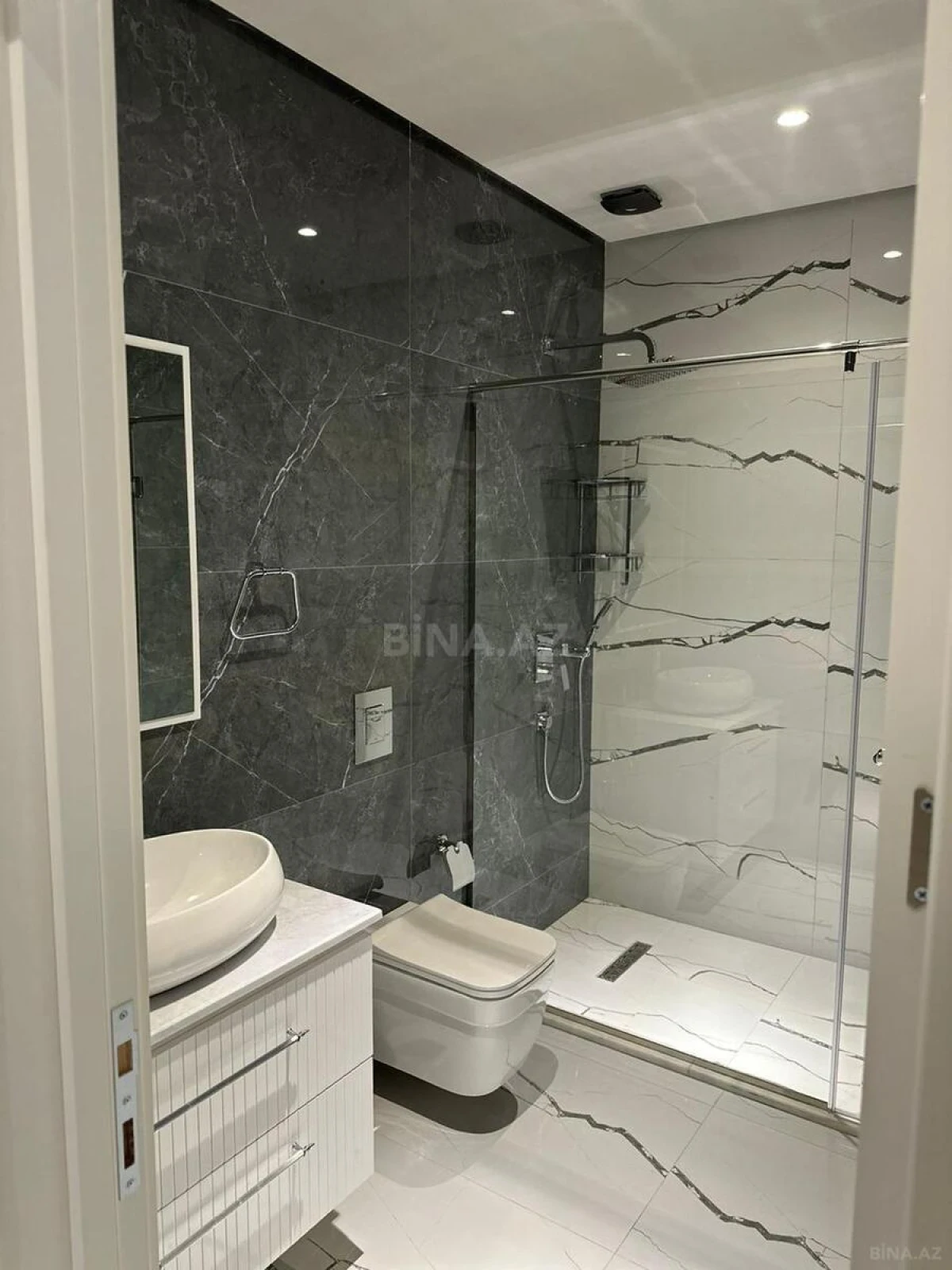 Kirayə verilir 4 otaqlı həyət evi 200 m²