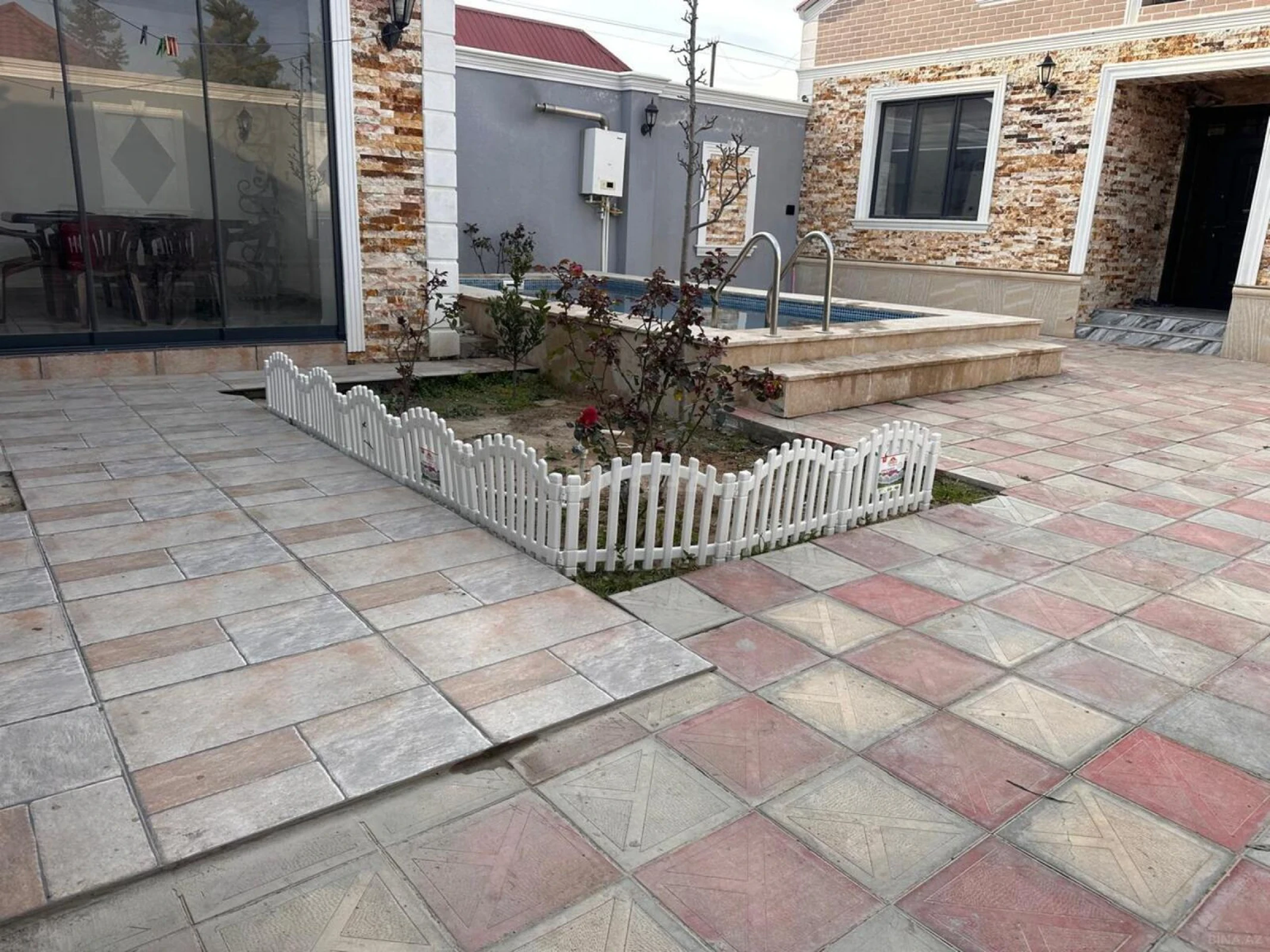 Kirayə verilir 4 otaqlı həyət evi 200 m²