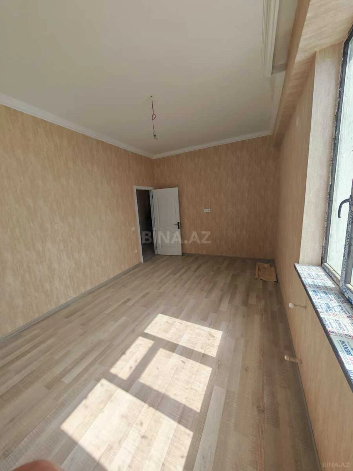 Satılır 2 otaqlı mənzil 88 m²