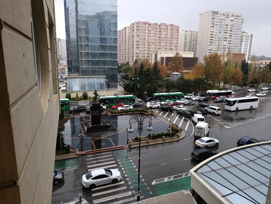 Kirayə verilir 3 otaqlı mənzil 140 m²