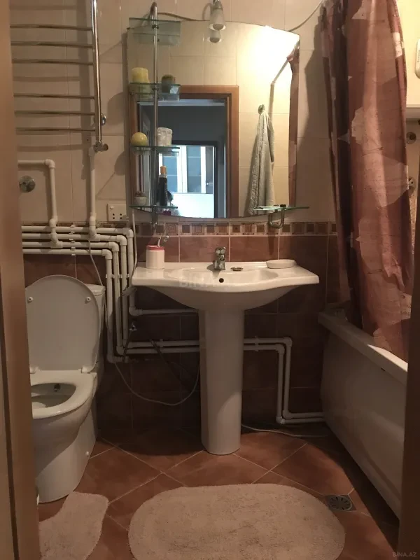 Kirayə verilir 2 otaqlı mənzil 60 m²