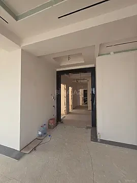 Satılır 4 otaqlı mənzil 194 m²