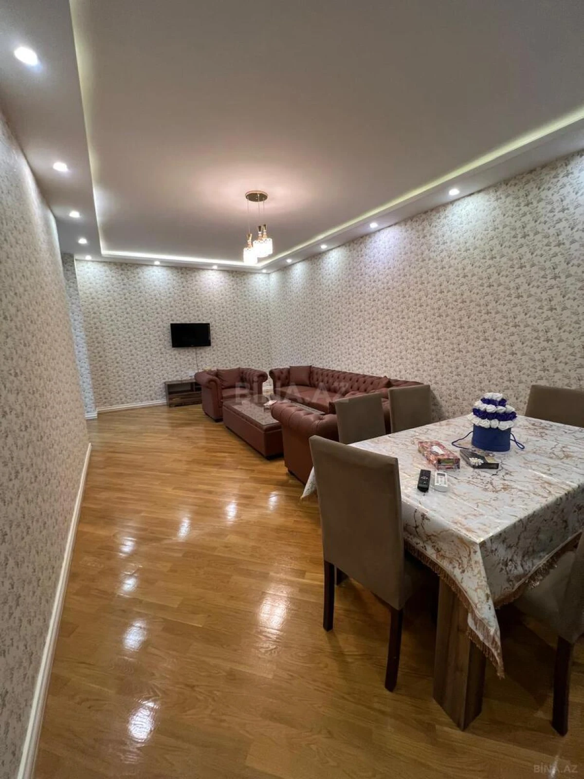 Satılır 2 otaqlı mənzil 110 m²