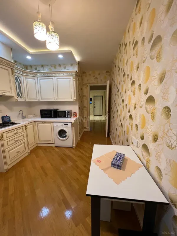 Satılır 2 otaqlı mənzil 110 m²