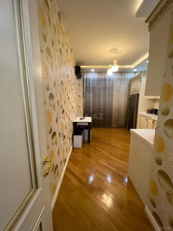 Satılır 2 otaqlı mənzil 110 m²