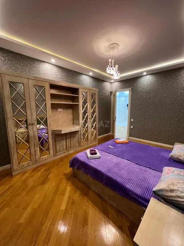 Satılır 2 otaqlı mənzil 110 m²