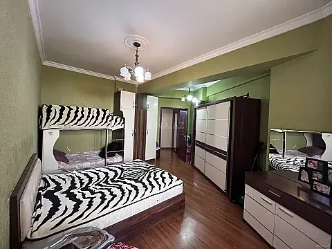 Satılır 2 otaqlı mənzil 70 m²