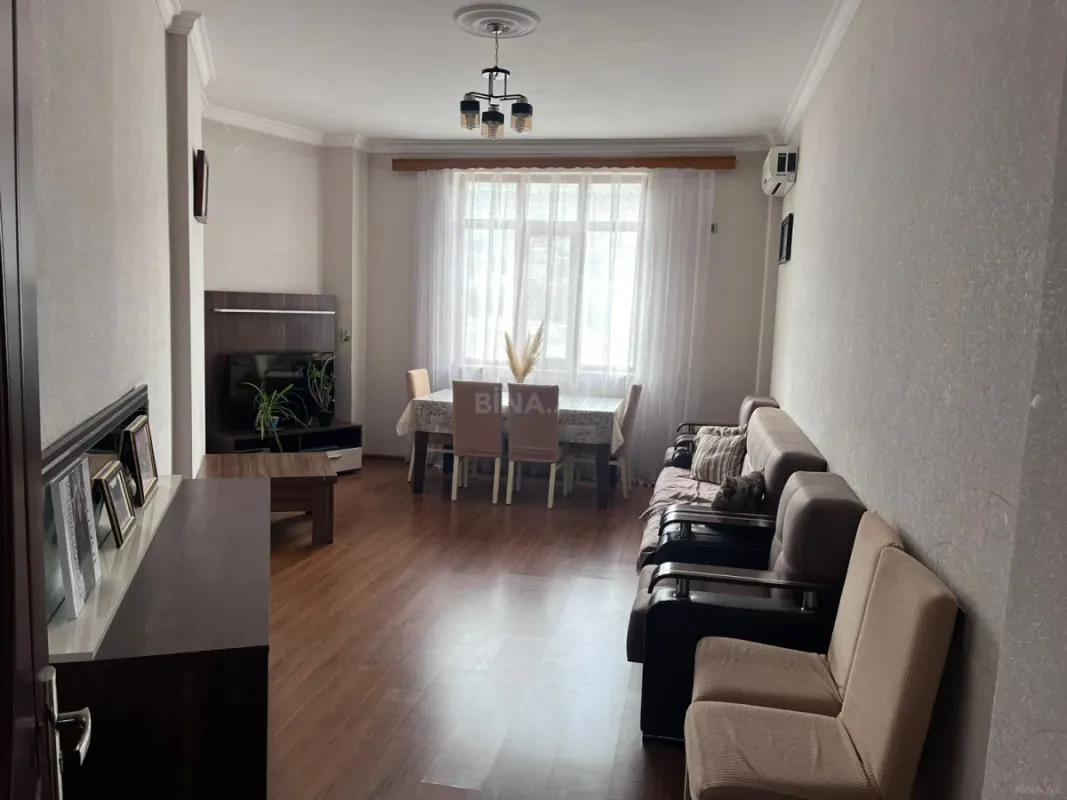 Satılır 2 otaqlı mənzil 70 m²