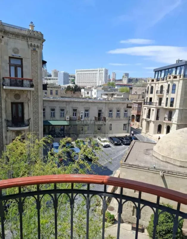 Kirayə verilir 2 otaqlı mənzil 70 m²