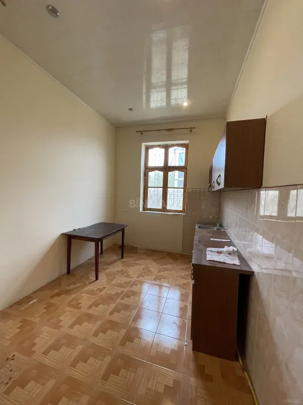 Satılır 6 otaqlı həyət evi 200 m²