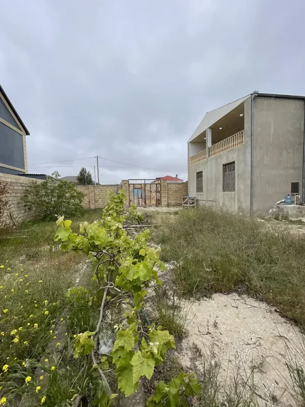 Satılır 6 otaqlı həyət evi 200 m²