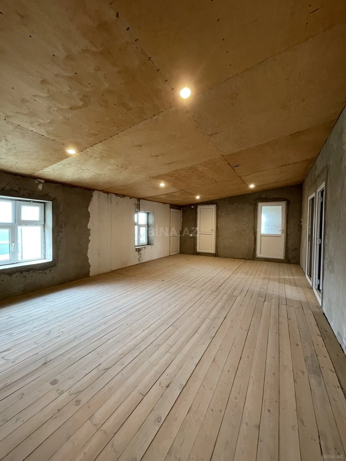 Satılır 6 otaqlı həyət evi 200 m²