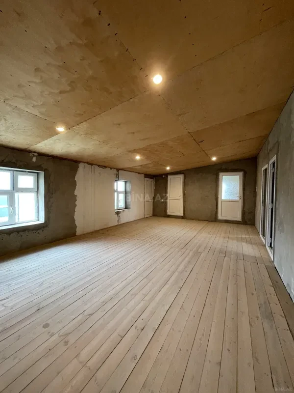 Satılır 6 otaqlı həyət evi 200 m²