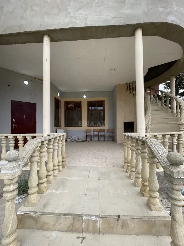 Satılır 6 otaqlı həyət evi 200 m²