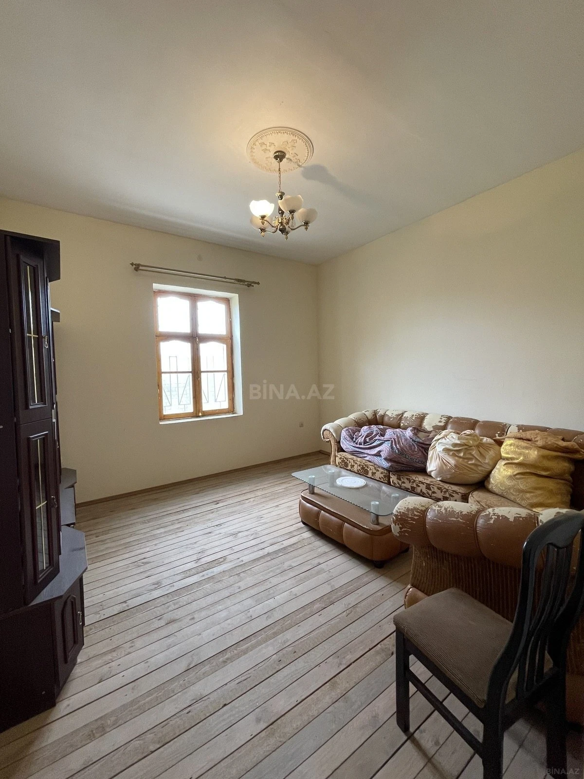 Satılır 6 otaqlı həyət evi 200 m²