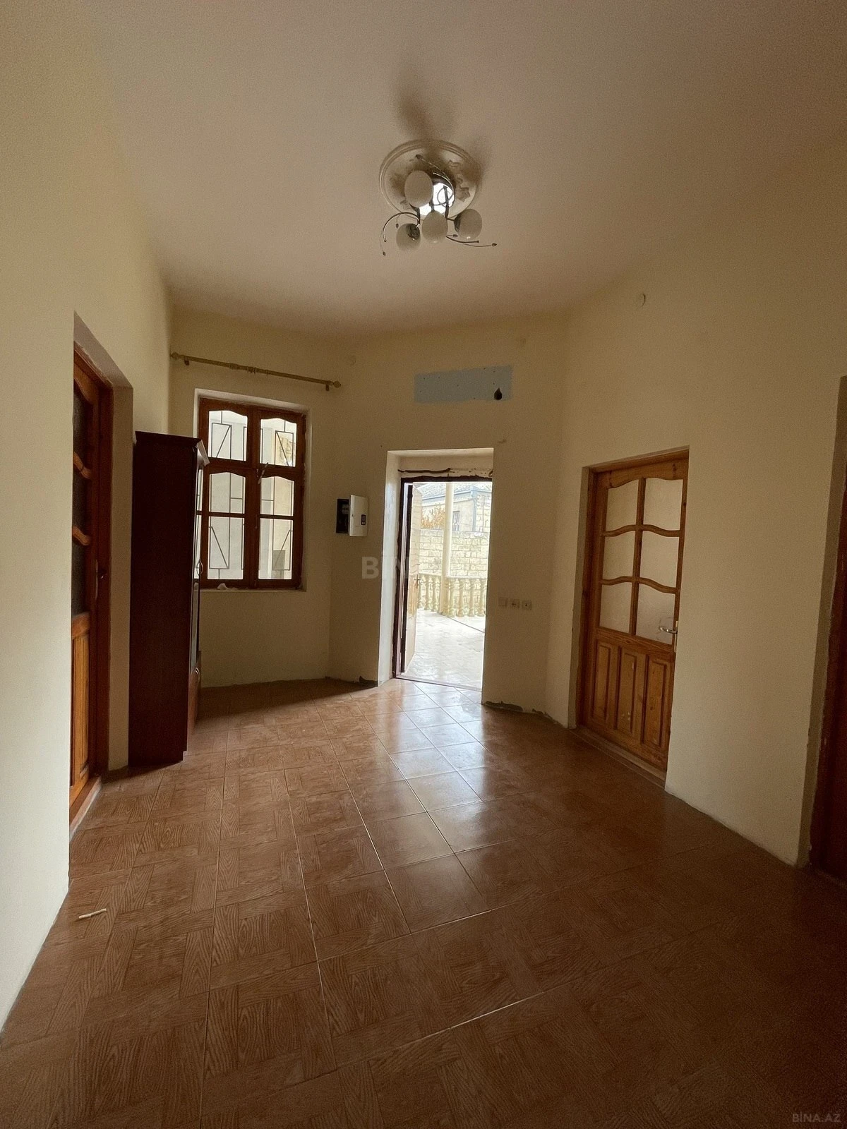 Satılır 6 otaqlı həyət evi 200 m²