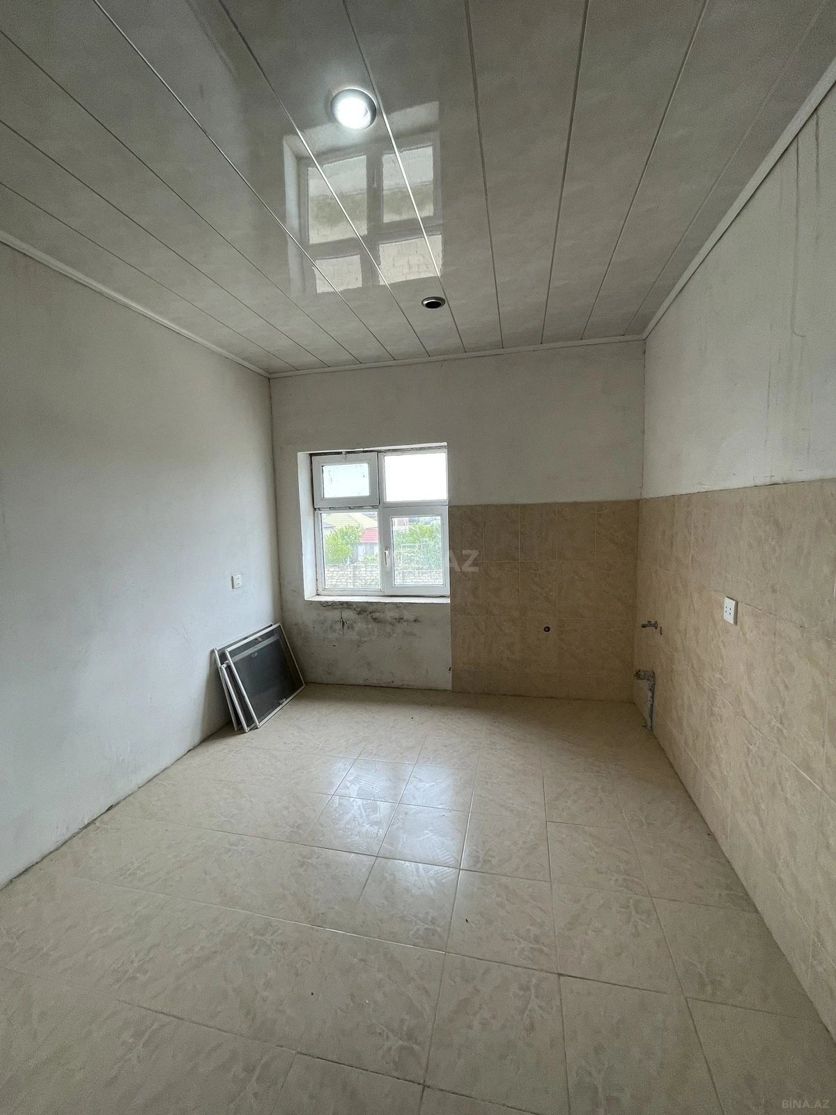 Satılır 6 otaqlı həyət evi 200 m²
