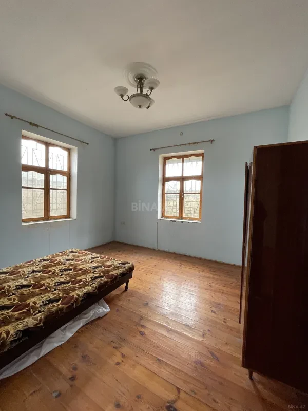 Satılır 6 otaqlı həyət evi 200 m²