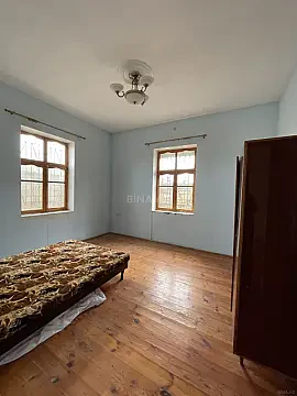Satılır 6 otaqlı həyət evi 200 m²