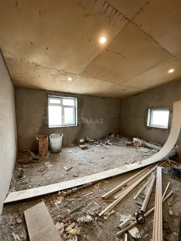 Satılır 6 otaqlı həyət evi 200 m²
