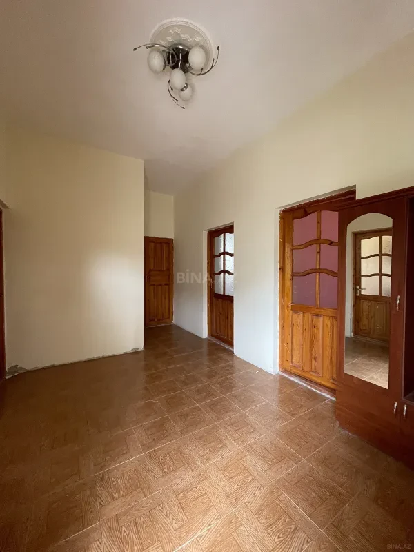 Satılır 6 otaqlı həyət evi 200 m²