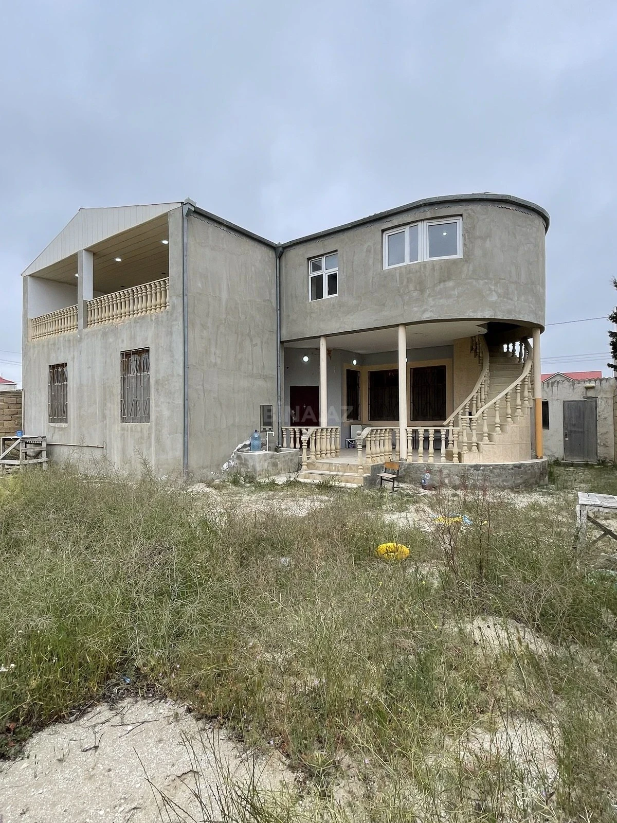 Satılır 6 otaqlı həyət evi 200 m²