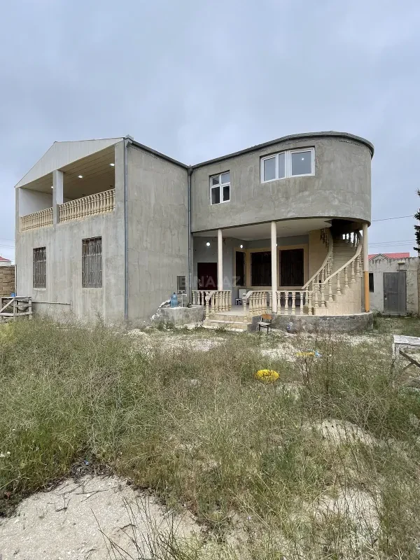 Satılır 6 otaqlı həyət evi 200 m²
