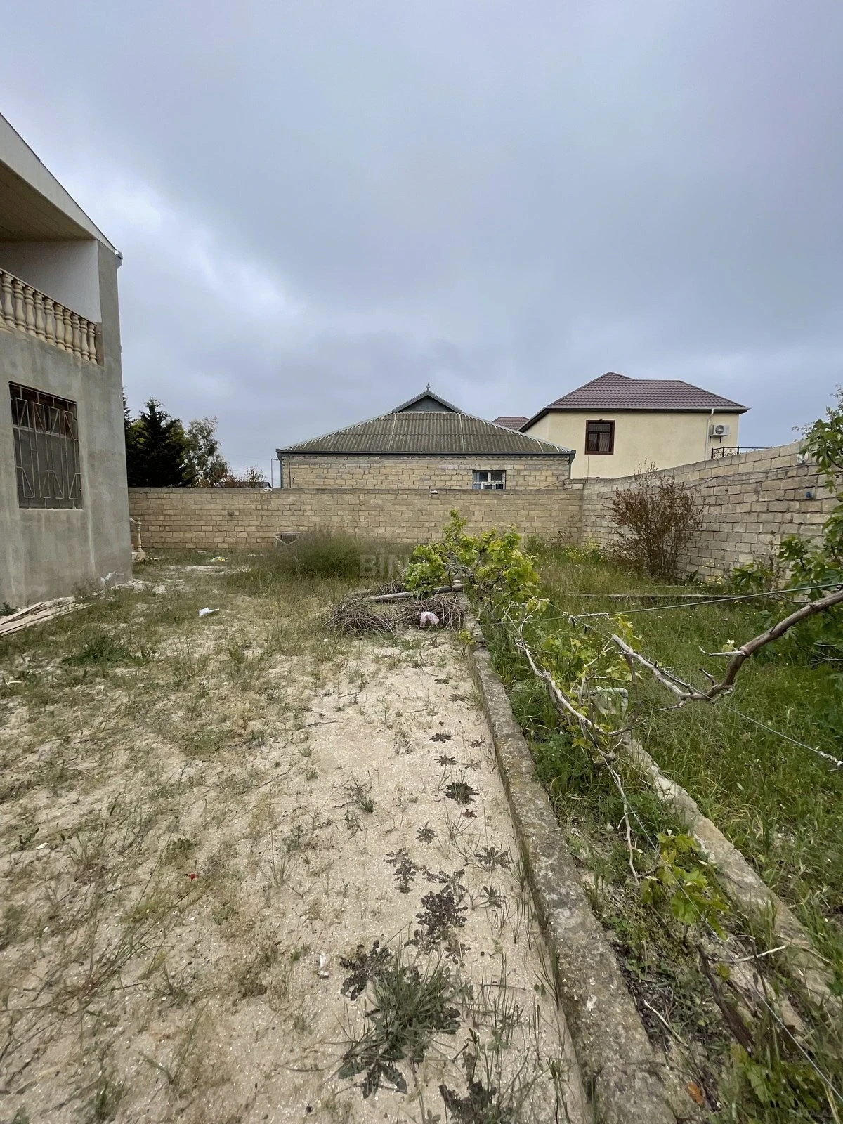 Satılır 6 otaqlı həyət evi 200 m²