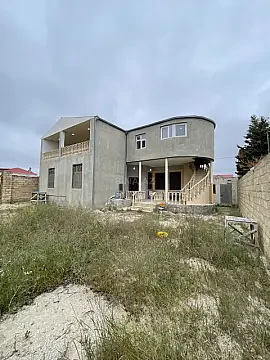 Satılır 6 otaqlı həyət evi 200 m²