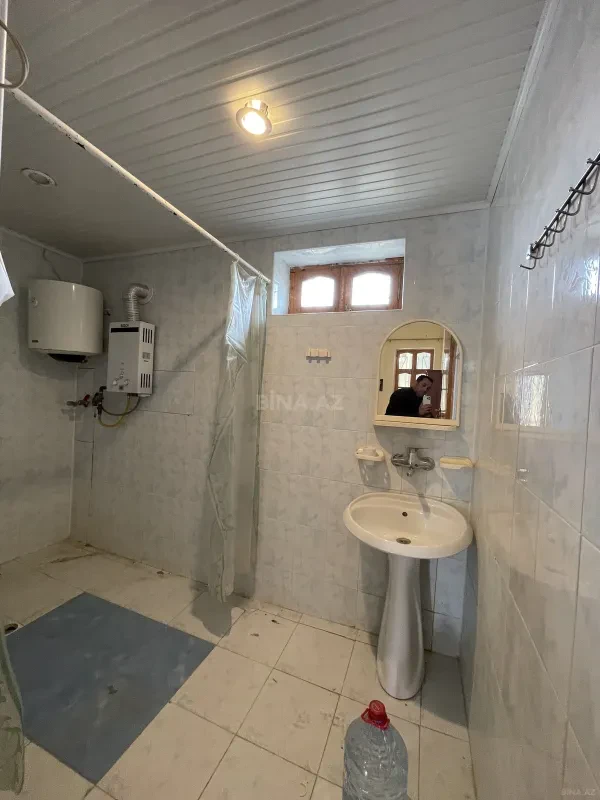 Satılır 6 otaqlı həyət evi 200 m²