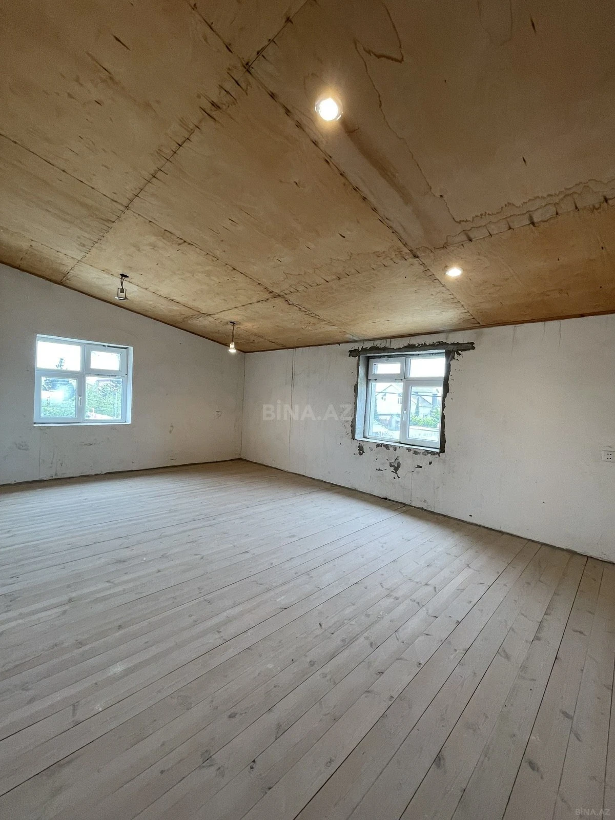 Satılır 6 otaqlı həyət evi 200 m²