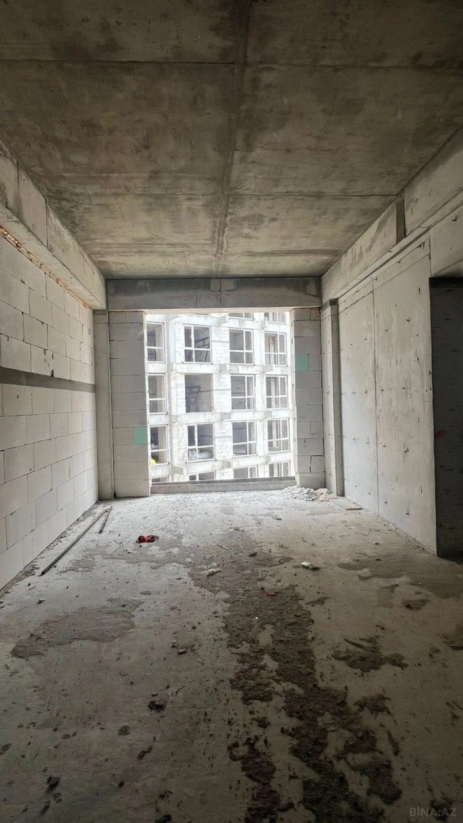 Satılır 2 otaqlı mənzil 61 m²