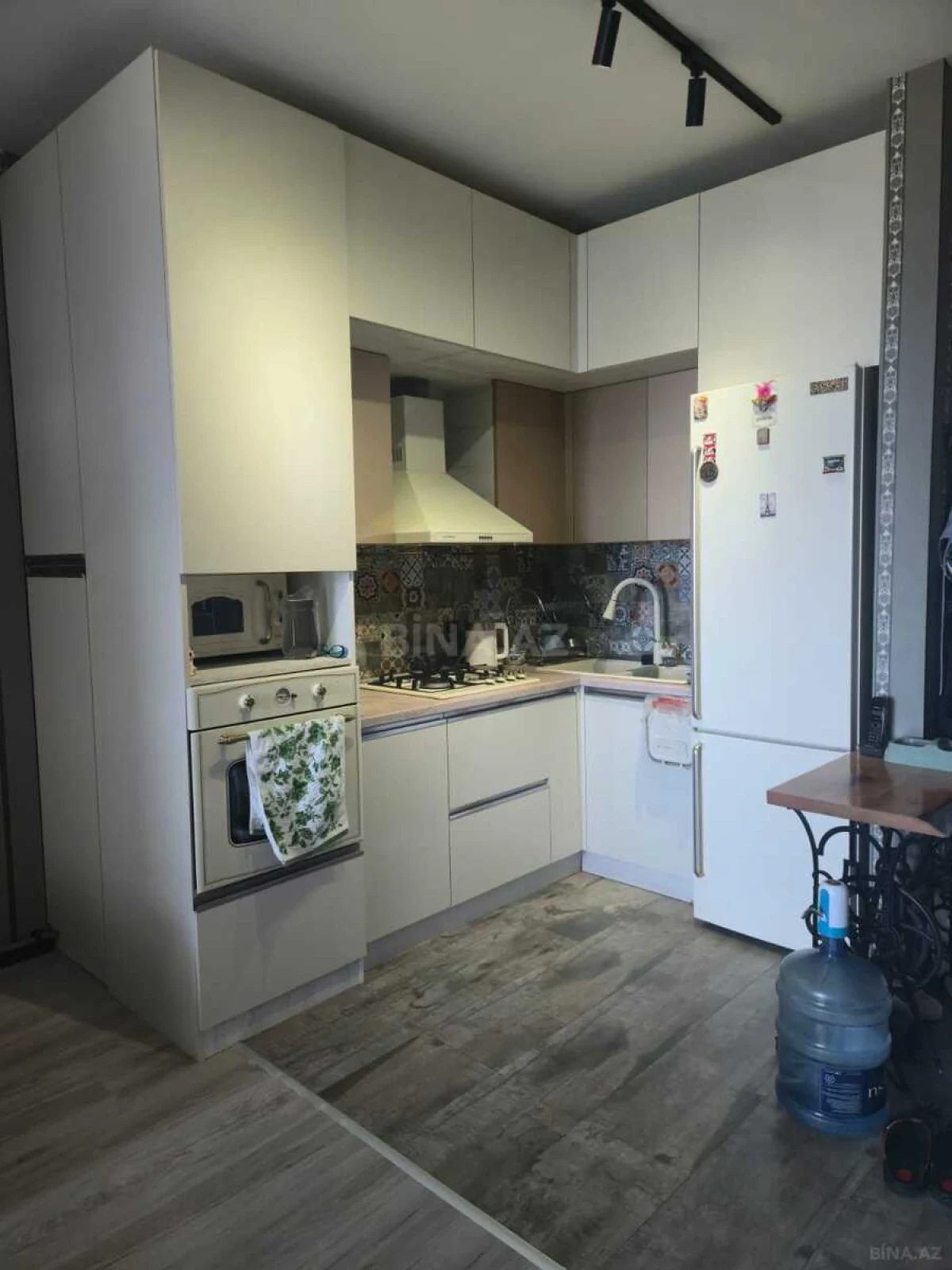 Satılır 2 otaqlı mənzil 68 m²