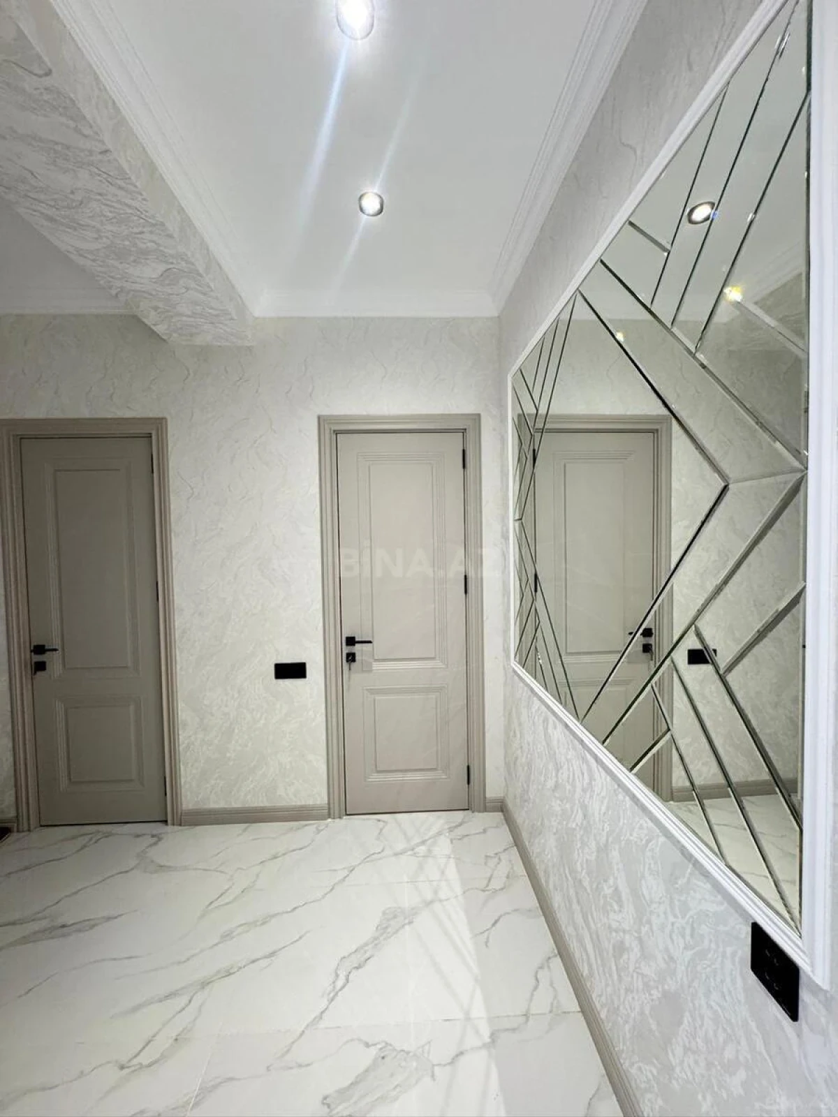 Satılır 2 otaqlı mənzil 80 m²