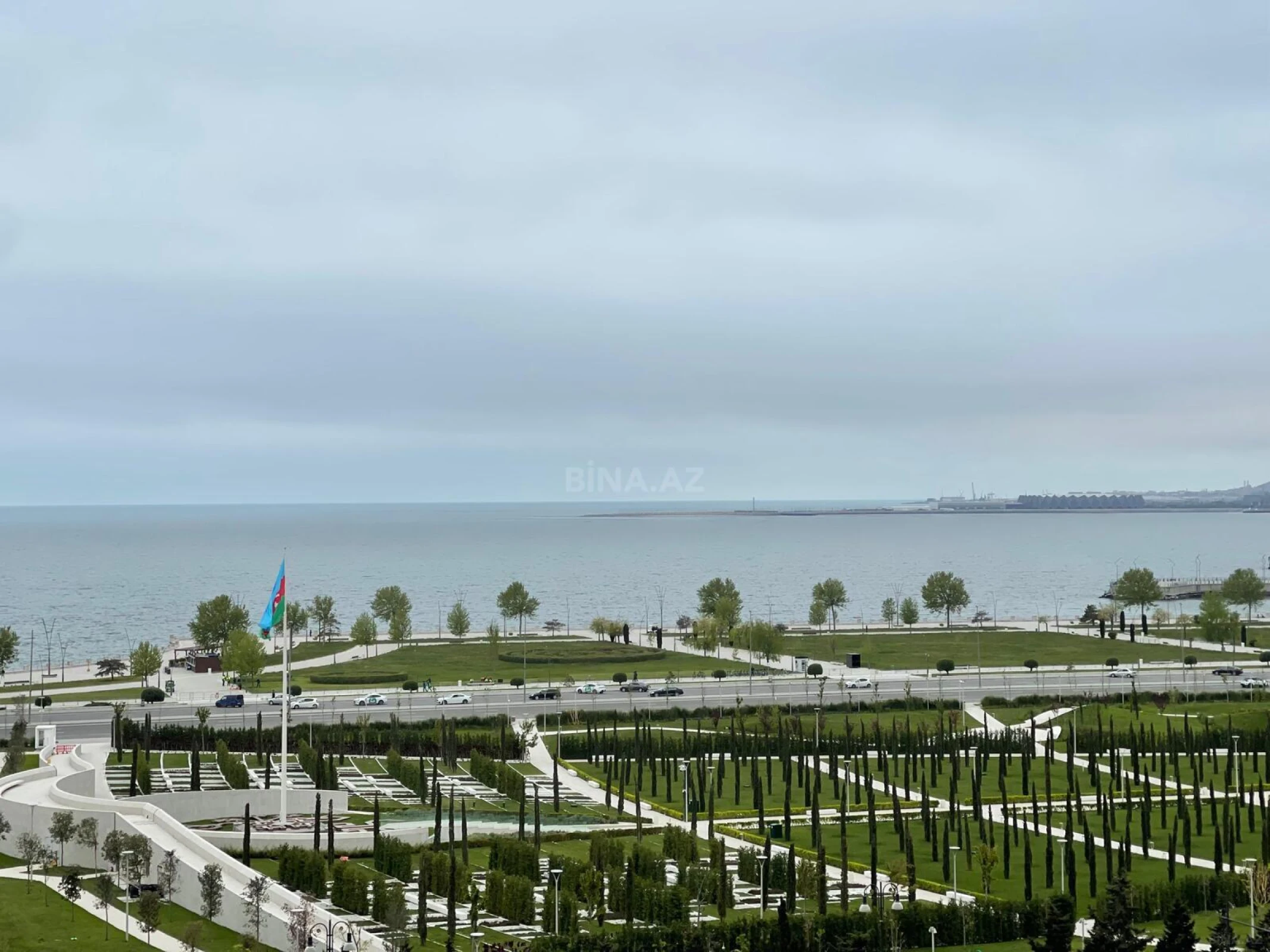 Satılır 3 otaqlı mənzil 120 m²