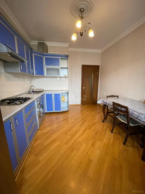 Satılır 3 otaqlı mənzil 120 m²