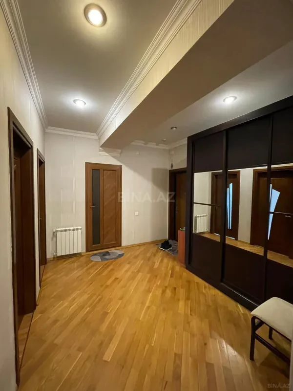 Satılır 3 otaqlı mənzil 120 m²