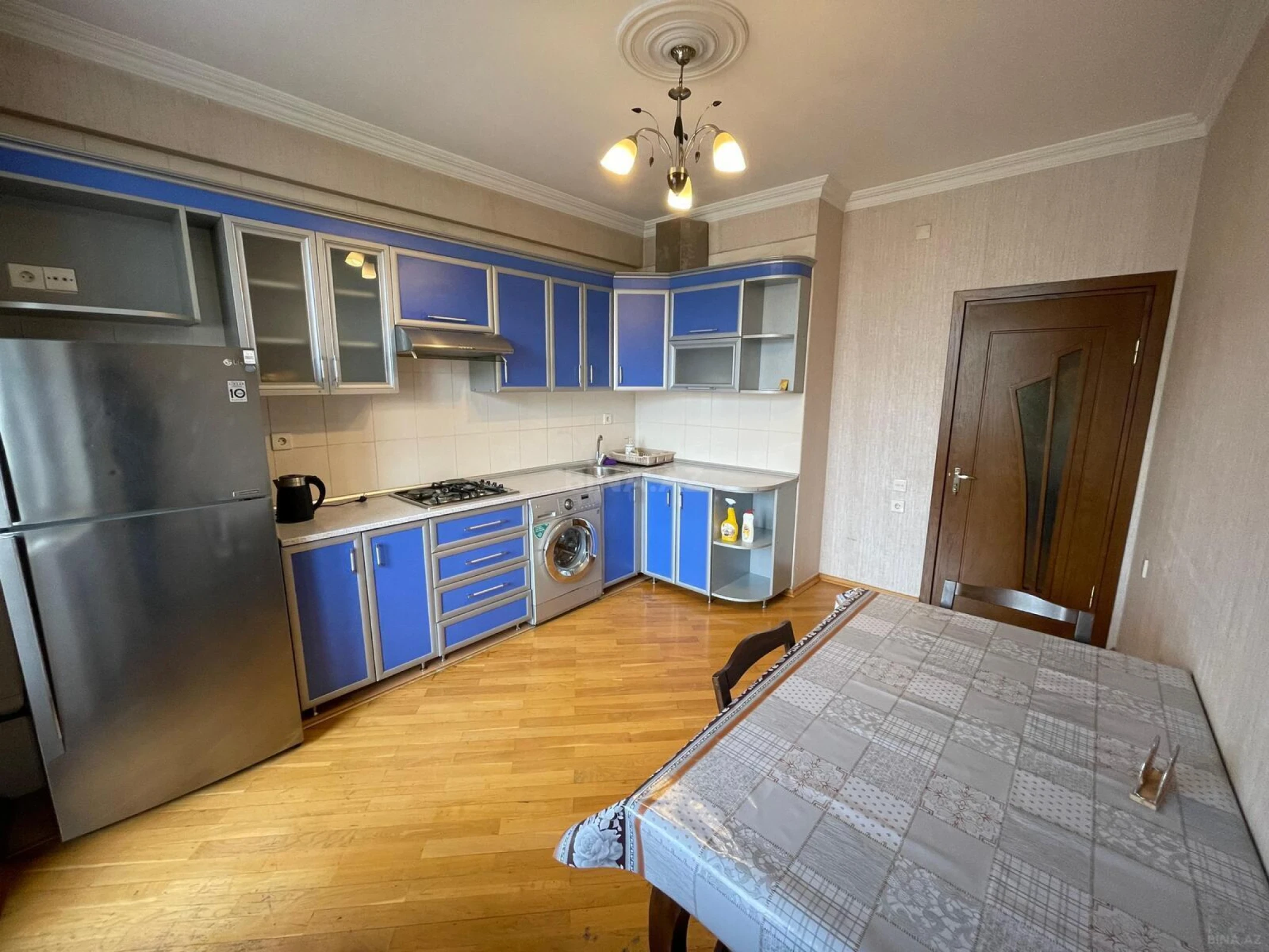 Satılır 3 otaqlı mənzil 120 m²