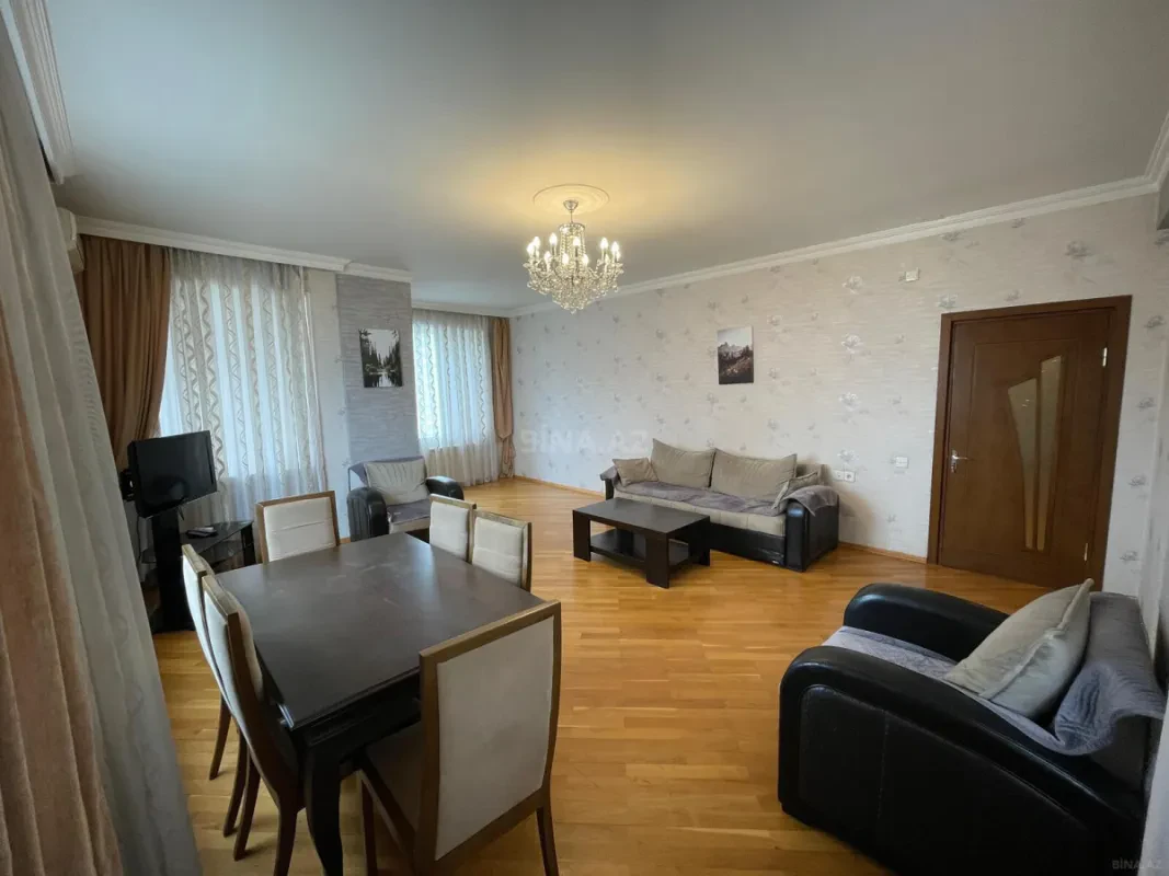 Satılır 3 otaqlı mənzil 120 m²