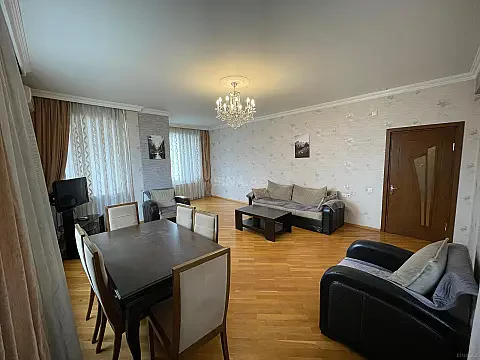 Satılır 3 otaqlı mənzil 120 m²