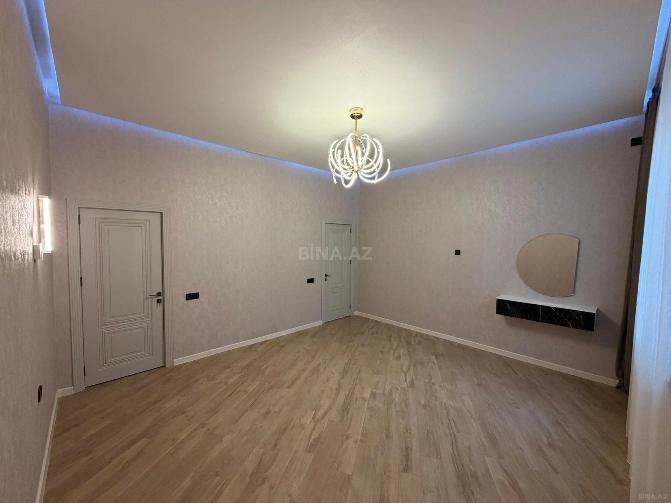 Satılır 4 otaqlı həyət evi 230 m²