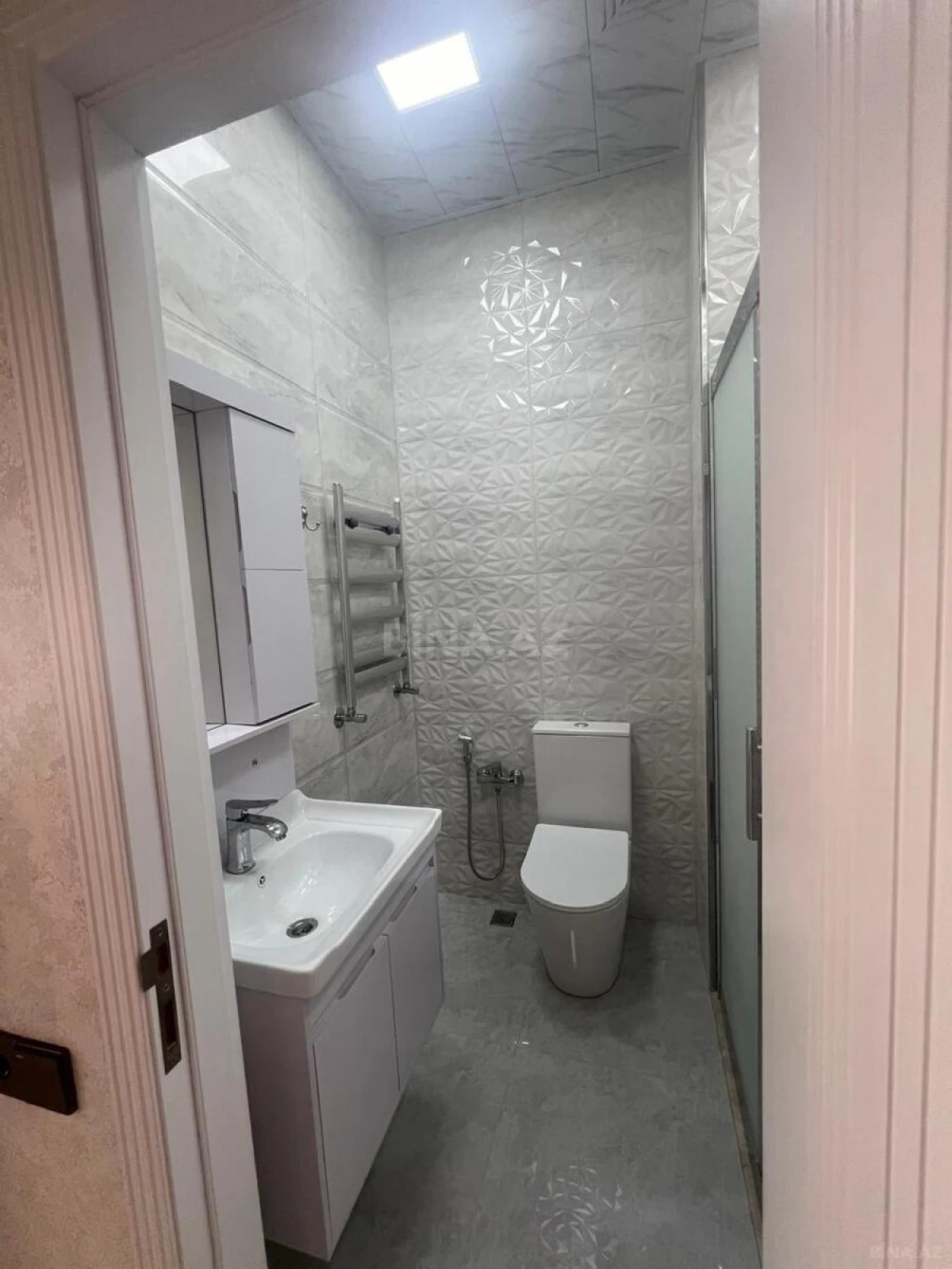 Kirayə verilir 2 otaqlı mənzil 50 m²