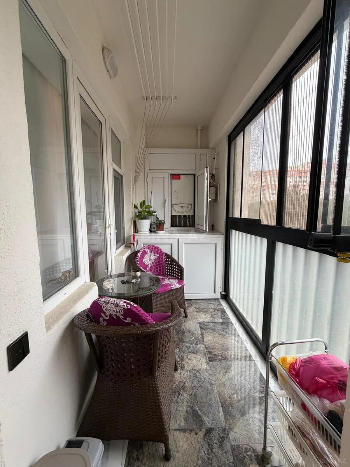 Satılır 4 otaqlı mənzil 140 m²